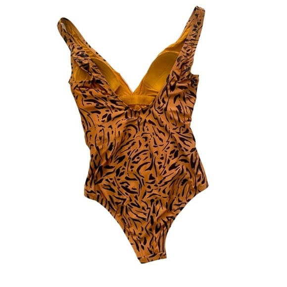 SALE UNTIL 8/14 — 11:59 PM EST 
MODCLOTH BONITA ONE-PIECE SWIMSUIT - Picture 4 of 6